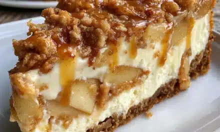Apple Crisp Cheesecake: A Divine Comfort Food Classic
