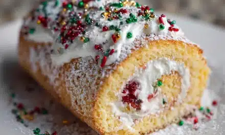 Mouthwatering Christmas Cake Roll in Just 5 Minutes