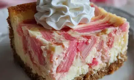 Rhubarb Cheesecake Squares: A Delightful Treat in Minutes