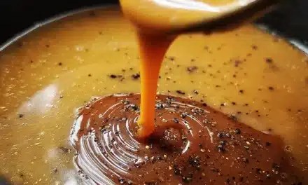 Thanksgiving Gravy: A Heavenly, 10-Minute Classic