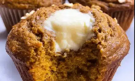 Pumpkin Cream Cheese Muffins: Irresistible Autumn Indulgence