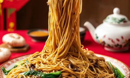 Longevity Noodles (Yi Mein): A Delightful and Traditional Dish