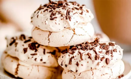 Hot Cocoa Meringue Cookies – A Heavenly Delight