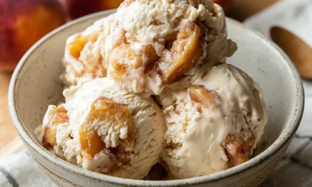 Homemade Peach Cobbler Ice Cream